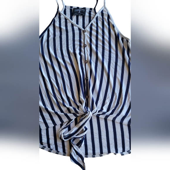 Bird & Vine Tank Top - Picture 6 of 9